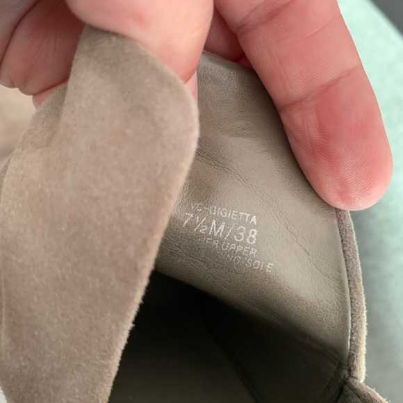 EUC Vince Camuto grey suede leather bootie, size 7.5 - Picture 4 of 5